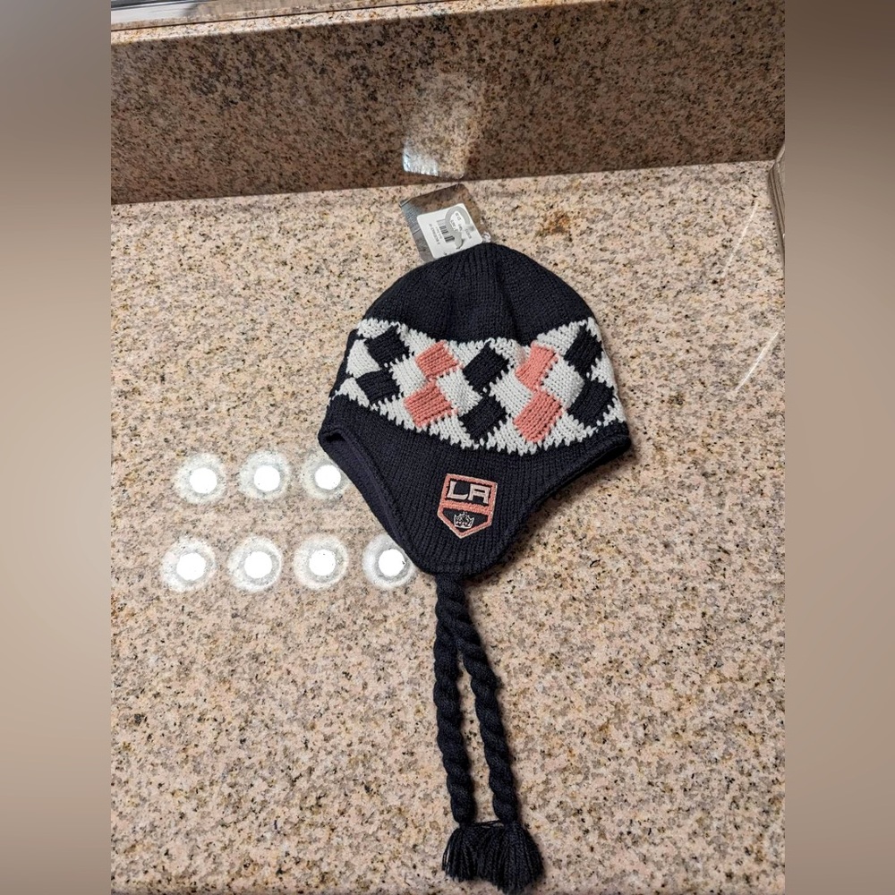 NHL-LA Kings Beanie 47 Forty Seven Brand Women's Navy Blue White & Pink **NWT**